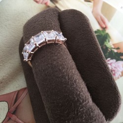 Baget Kesim Beştaş Gümüş Yüzük Baget Kesim Beştaş Gümüş Yüzük