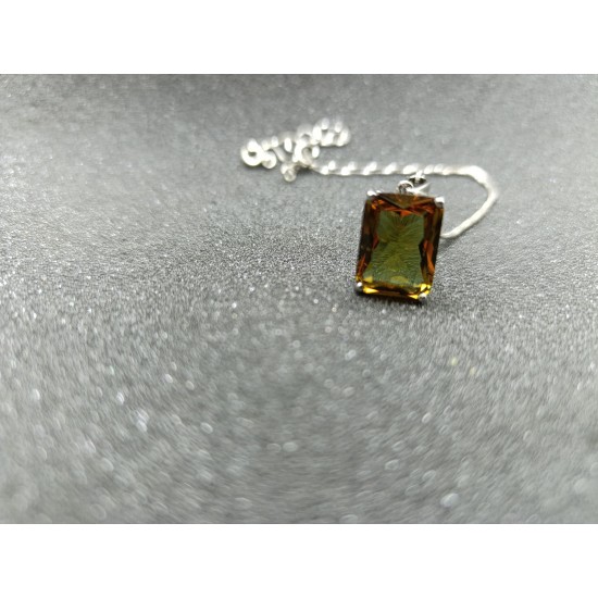 Neckleas With Colour Changing Zultanite Stone