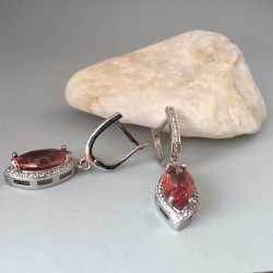Earrings With Colour Changing Zultanite Stone Earrings With Colour Changing Zultanite Stone