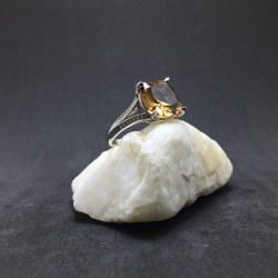 Colour-Changing Silver Ring With Zultanite Stone Colour-Changing Silver Ring With Zultanite Stone
